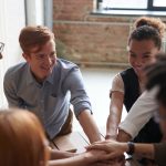 Memahami dan menghargai kepribadian introvert adalah kunci dalam membangun hubungan yang sehat dan bermakna