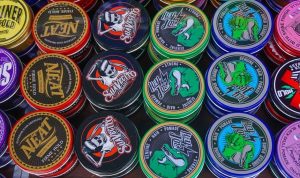 Penggunaan pomade yang tepat sangat bergantung pada pemahaman terhadap jenis pomade, jenis rambut, dan teknik aplikasi yang benar