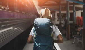 Backpacker cerdas tahu bahwa nilai sejati dari perjalanan bukan pada kemewahan fasilitas, tetapi pada kedalaman pengalaman