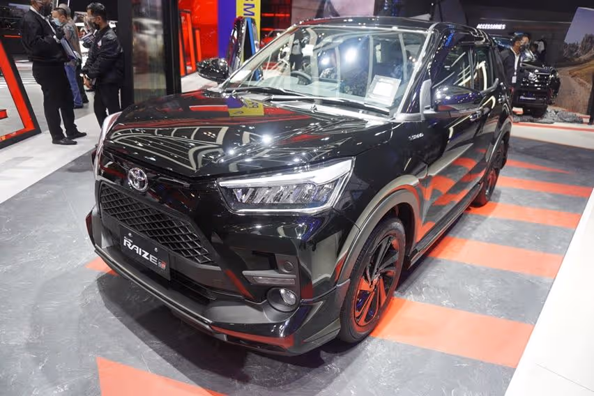 DNA otomotif adalah lebih dari sekadar desain teknis. Ia adalah bahasa simbolik yang dibangun dengan cermat—melalui suara, bentuk, tekstur, dan pengalaman