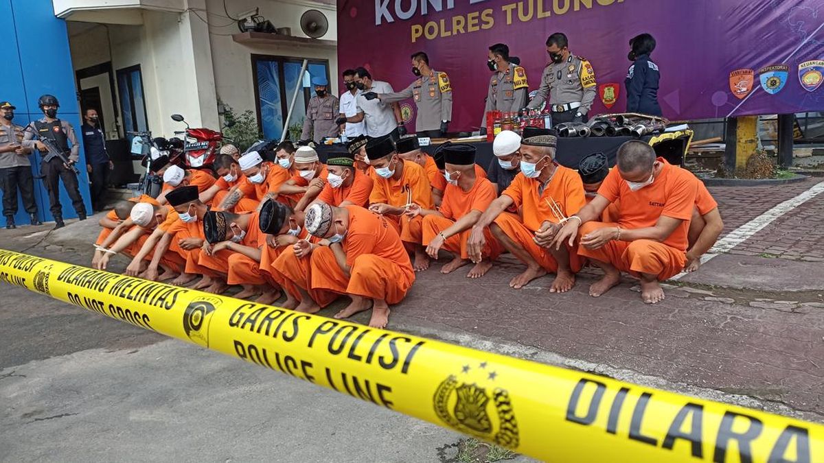 Kita perlu terus belajar, berdiskusi, dan berbagi informasi agar kejahatan dengan modus tak biasa ini tidak menemukan ruang untuk berkembang