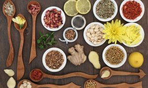 Terapi herbal tradisional membuktikan dirinya sebagai salah satu bentuk pengobatan yang bertahan di tengah kemajuan zaman