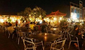 Dengan sedikit kreativitas, perencanaan, dan keberanian mencoba hal baru, kamu bisa menikmati kuliner enak dan murah di setiap destinasi liburan.