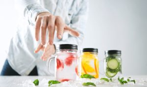 Infused water bukan hanya minuman segar yang memanjakan lidah, melainkan juga berpotensi membantu tubuh dalam menjalankan proses detoksifikasi.