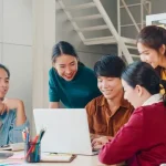 generasi Z punya semua yang dibutuhkan untuk sukses di dunia bisnis digital memiliki kreativitas, akses teknologi, dan semangat inovasi.