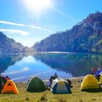 honeymoon bukan soal seberapa mahal tempat yang dikunjungi, melainkan bagaimana kamu dan pasangan bisa saling menikmati kebersamaan dalam suasana yang intim dan menyenangkan.