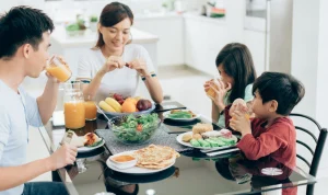 konsentrasi belajar, menjadi jelas bahwa pola makan pagi memiliki dampak besar terhadap performa akademik pelajar SMA.