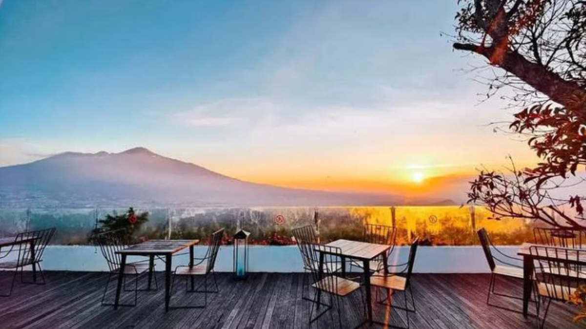 Dari hamparan sawah hingga rumah pohon di tengah hutan, 7 cafe bernuansa alam di Malang ini membuktikan bahwa kota ini adalah surga bagi pecinta kuliner dan alam sekaligus.