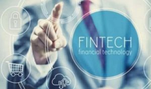 Fintech telah membuka pintu baru bagi UKM untuk mengakses pembiayaan, mengelola keuangan, dan memperluas pasar dengan cara yang lebih efisien.