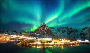 Malam berkesan dengan pemandangan aurora di Finlandia adalah pengalaman yang sulit dilupakan.