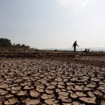 Perubahan iklim telah memberikan dampak nyata terhadap ketersediaan air bersih, terutama melalui peningkatan suhu, perubahan pola curah hujan, dan degradasi lingkungan.