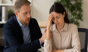 kesehatan mental di tempat kerja merupakan fondasi utama bagi keberhasilan baik individu maupun perusahaan.